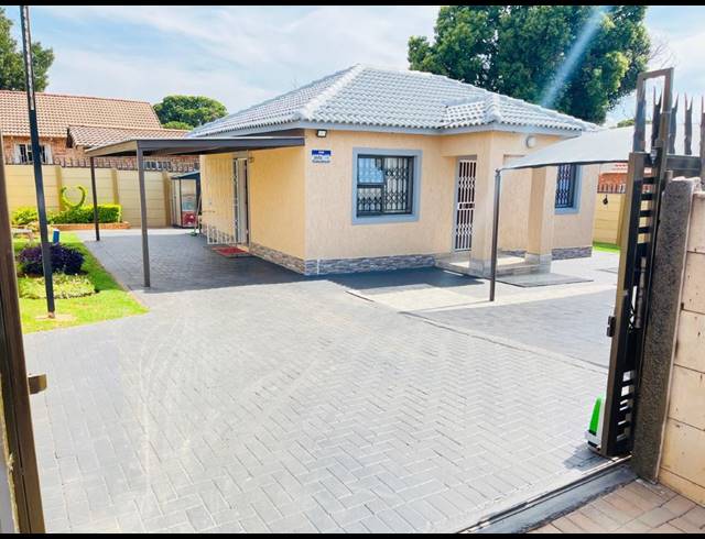 2 BEDROOM HOUSE FOR SALE IN GLEN HARVIE